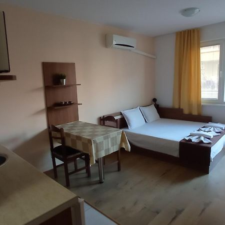 Apartments Vesi And Gery เปาโมเรีย ภายนอก รูปภาพ