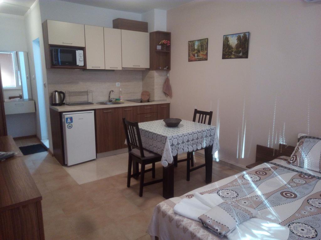 Apartments Vesi And Gery เปาโมเรีย ภายนอก รูปภาพ